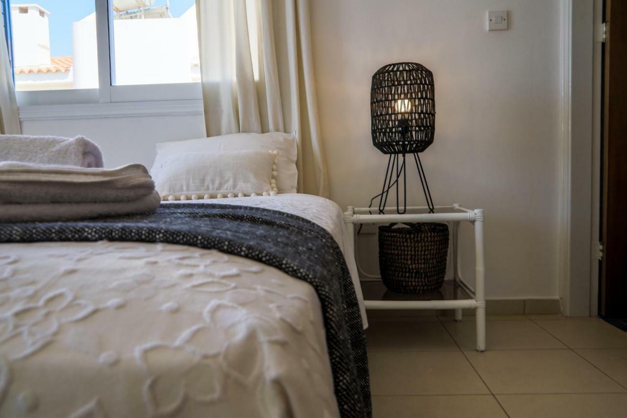 פאראלימני Phaedrus Living: Seaside Luxury Villa Anafi מראה חיצוני תמונה